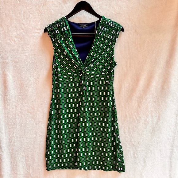LAST CALL FINAL PRICE GREAT DEAL Kiara Geometric Twist Front Dress Medium EUC - Picture 2 of 7